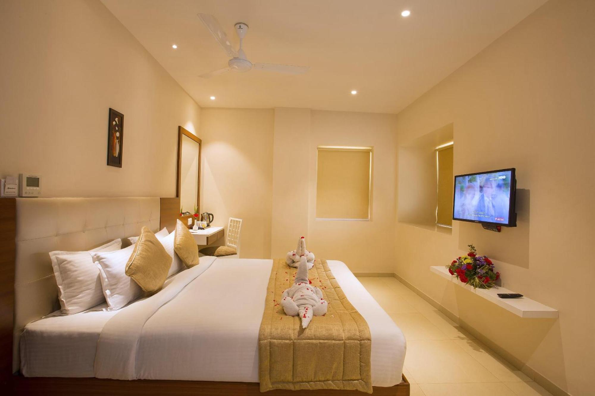 Hotel Ramida Plaza At Delhi Airport Нью-Дели Экстерьер фото